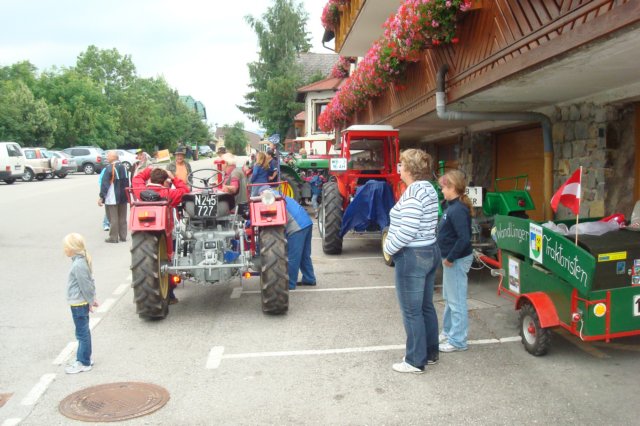 traktorausfahrtnr326072008094.jpg